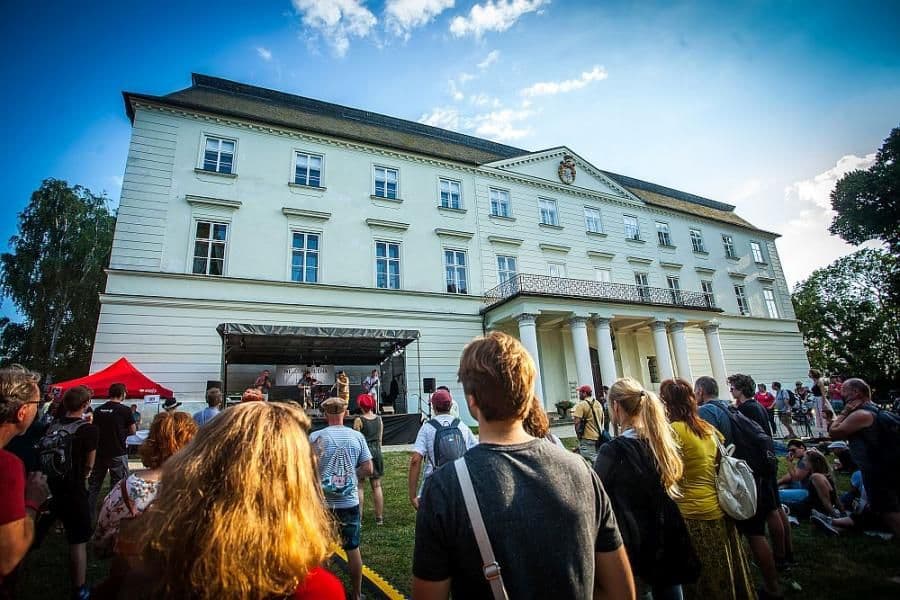 Czeski festiwal Hradecký slunovrat zaprasza polskich wykonawców
