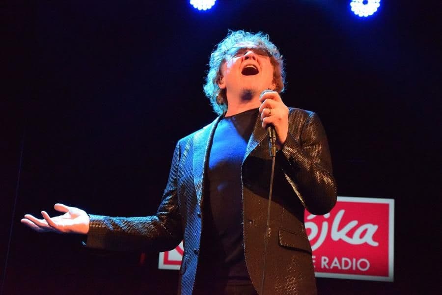 Simply Red z remixem singla "Thinking Of You"